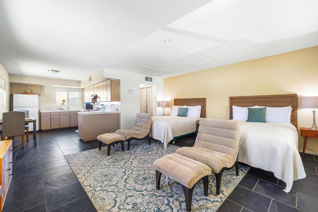 Lido Palms Resort And Spa Desert Hot Springs Rom bilde